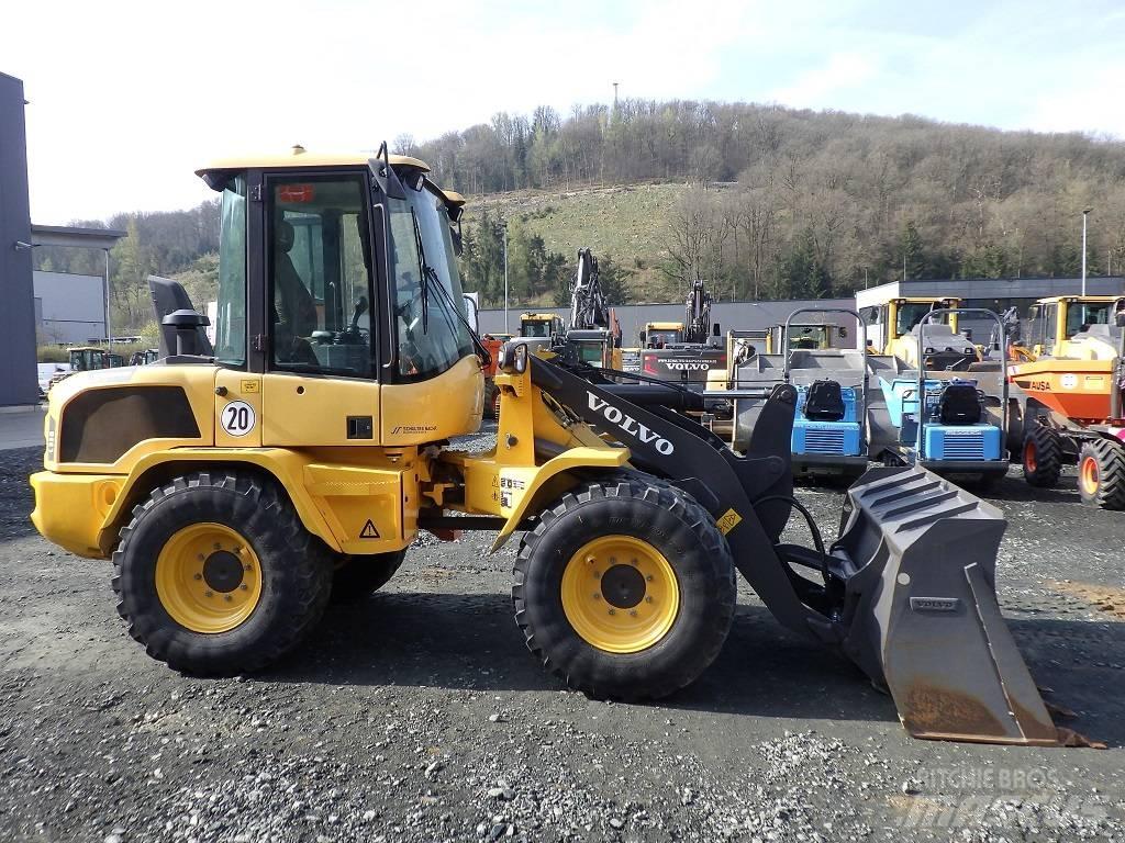 Volvo L 35 G Gumikerekes homlokrakodók