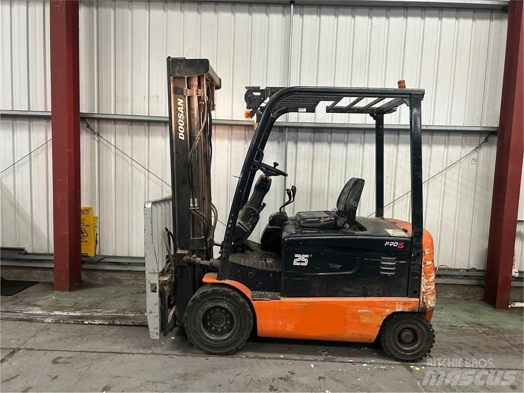 Doosan B25X-5 Elektromos targoncák