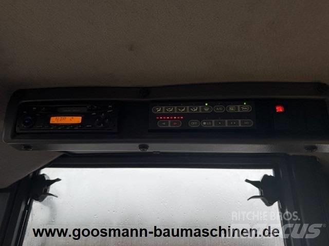 Komatsu WA 200 Gumikerekes homlokrakodók