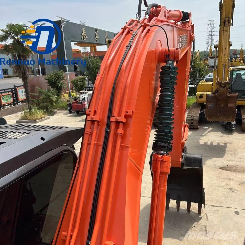 Hitachi ZX 200 Lánctalpas kotrók