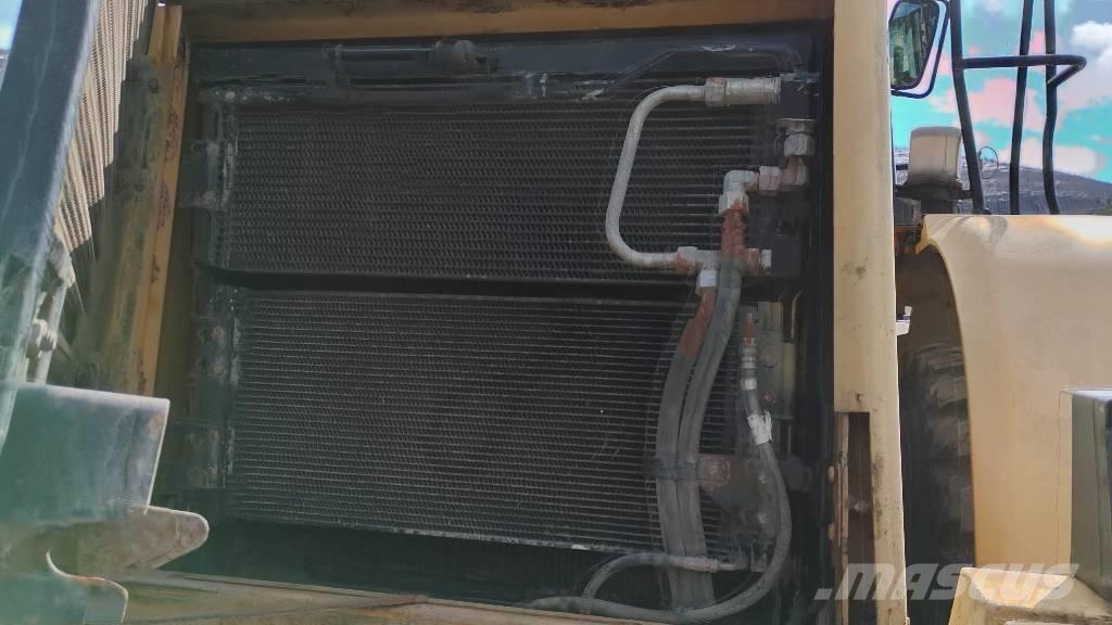 CAT 962 G Gumikerekes homlokrakodók