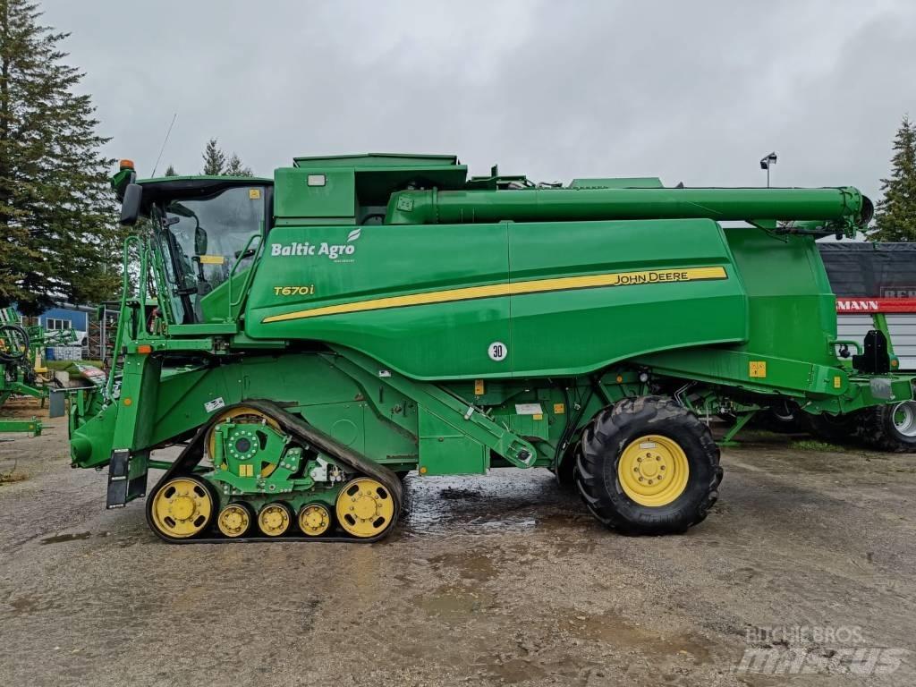 John Deere T670i Kombájnok