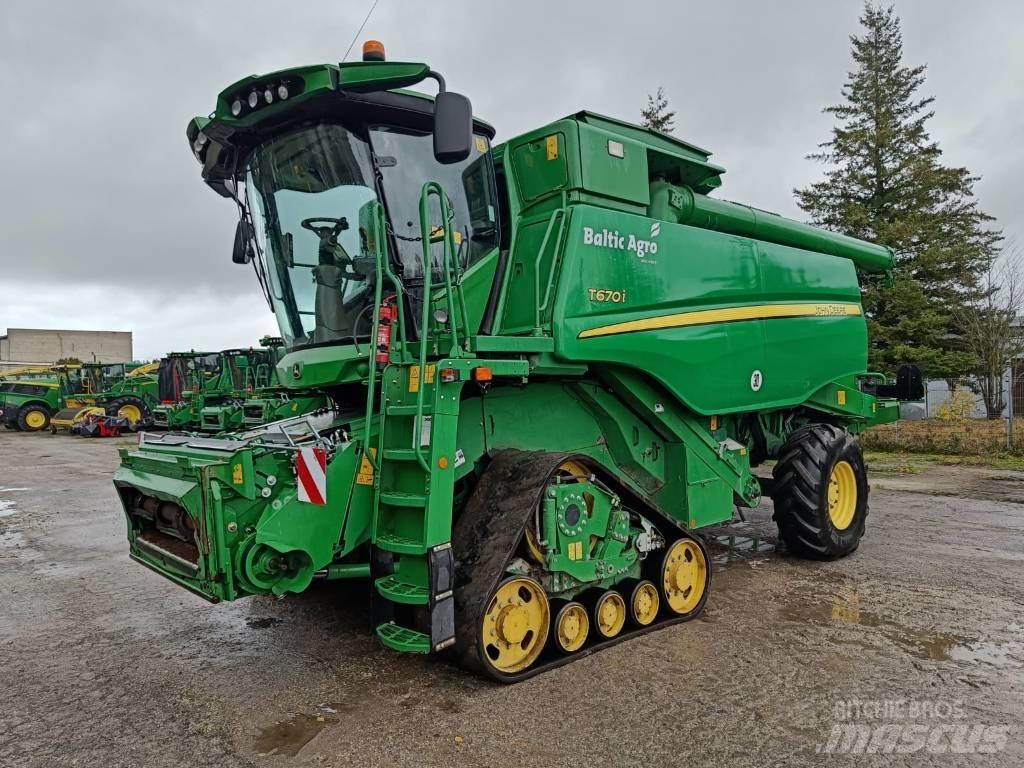 John Deere T670i Kombájnok