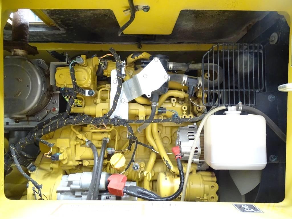 CAT 310 Lánctalpas kotrók