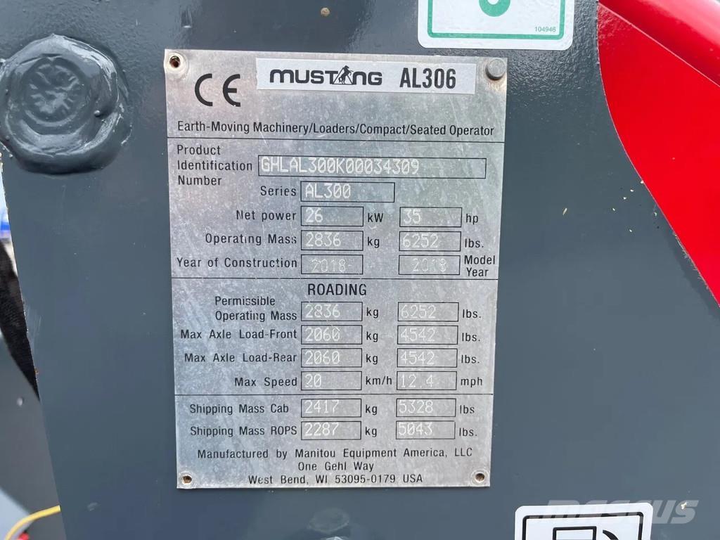 Mustang AL306 gumikerekes dózer