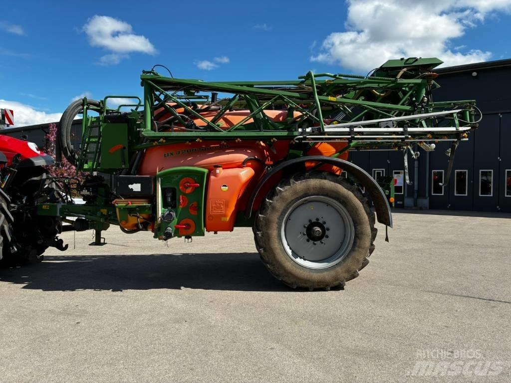 Amazone UX 4200 Vontatott trágyaszórók