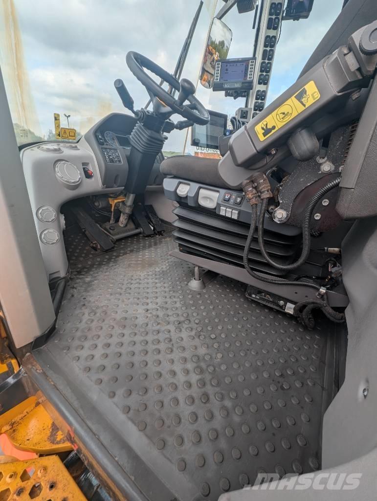 Volvo L 220 H Gumikerekes homlokrakodók