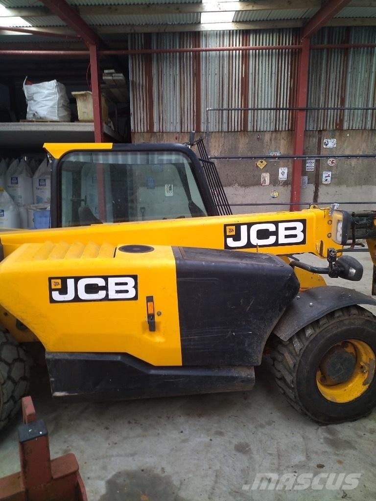 JCB 525-60 Teleszkópos rakodók