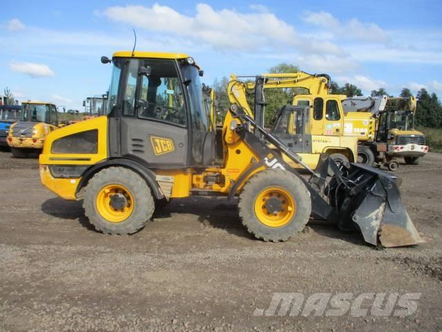 JCB 407 Gumikerekes homlokrakodók