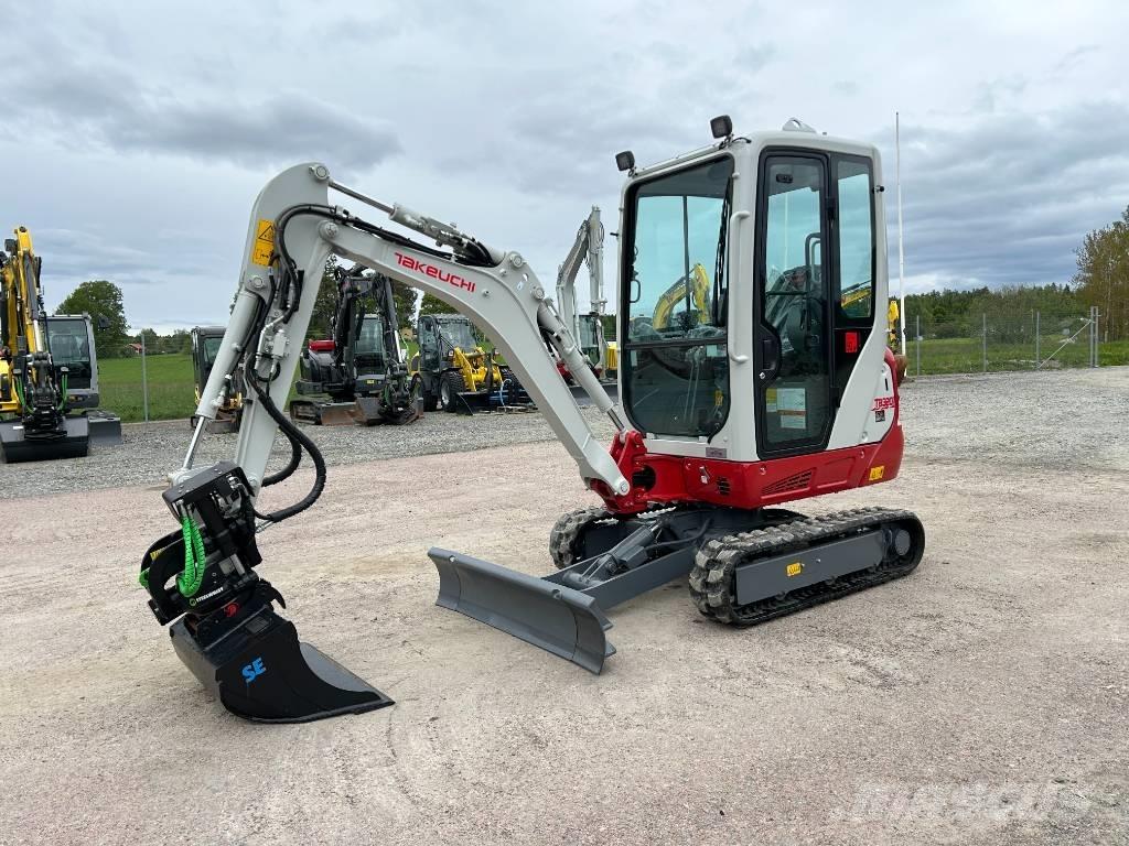 Takeuchi TB320 Mini kotrók < 7t