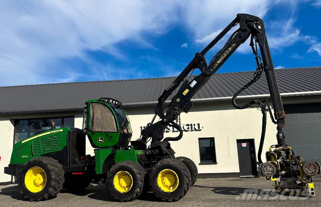 John Deere 1270 G Betakarítók