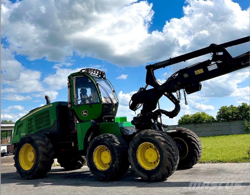 John Deere 1270 G Betakarítók