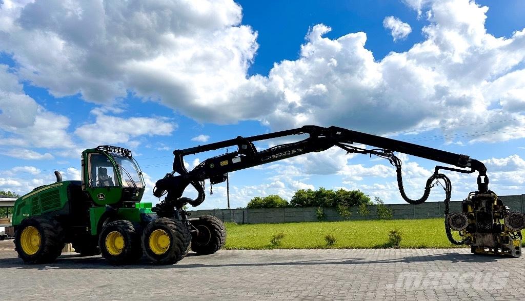 John Deere 1270 G Betakarítók
