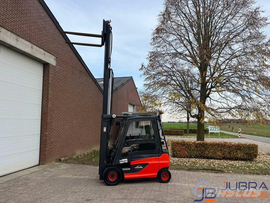 Linde E25-01 Elektromos targoncák