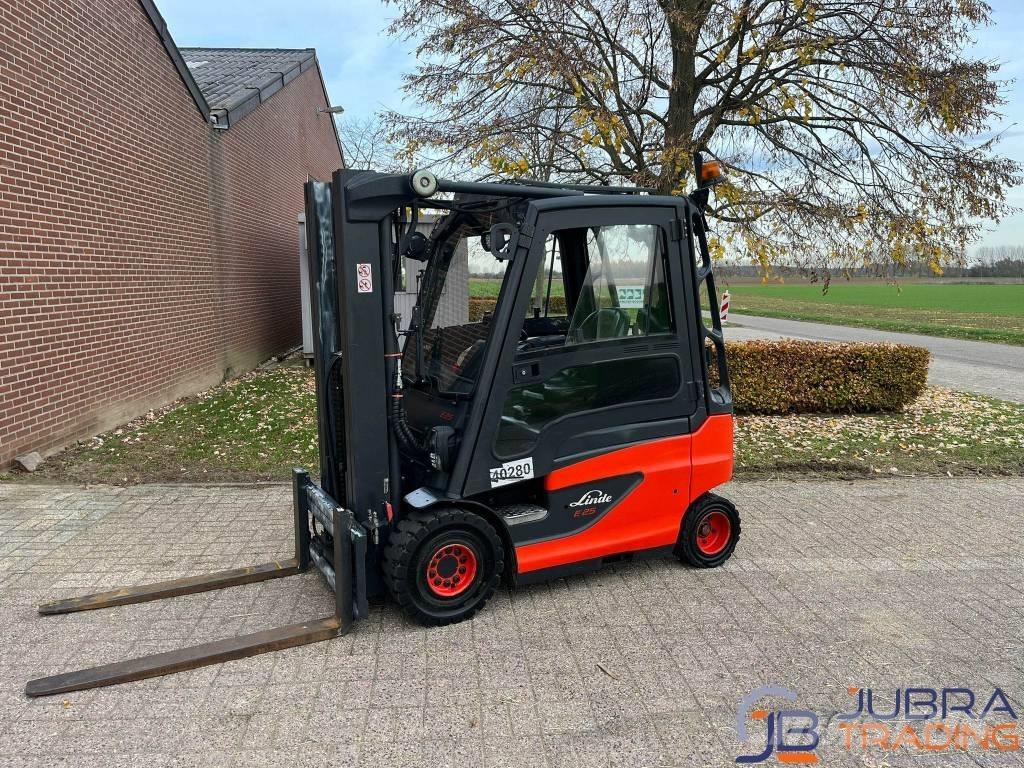 Linde E25-01 Elektromos targoncák