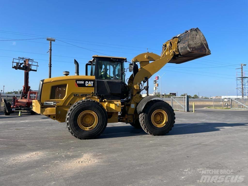 CAT 938M Gumikerekes homlokrakodók