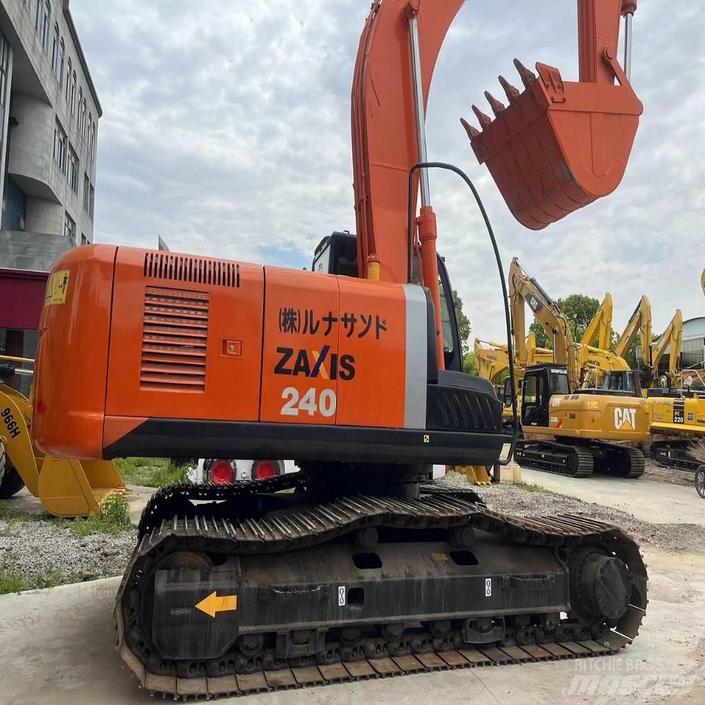 Hitachi ZX 240 Lánctalpas kotrók