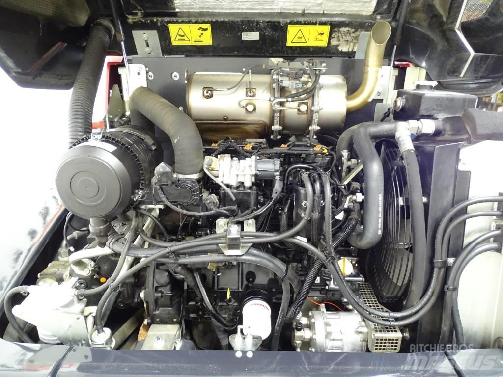 Yanmar V80-5 Gumikerekes homlokrakodók