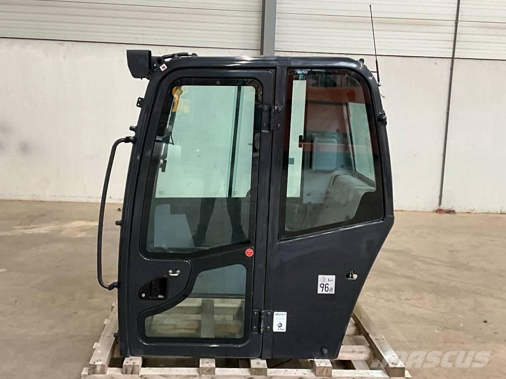 Kubota KX 080-4 A 2 Vezetőfülke és belső tartozékok