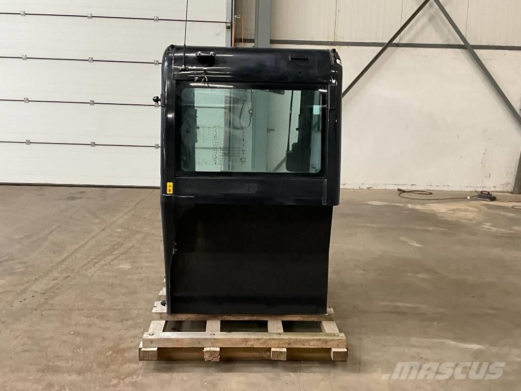 Kubota KX 080-4 A 2 Vezetőfülke és belső tartozékok