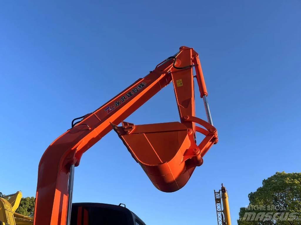 Hitachi ZX70 Lánctalpas kotrók