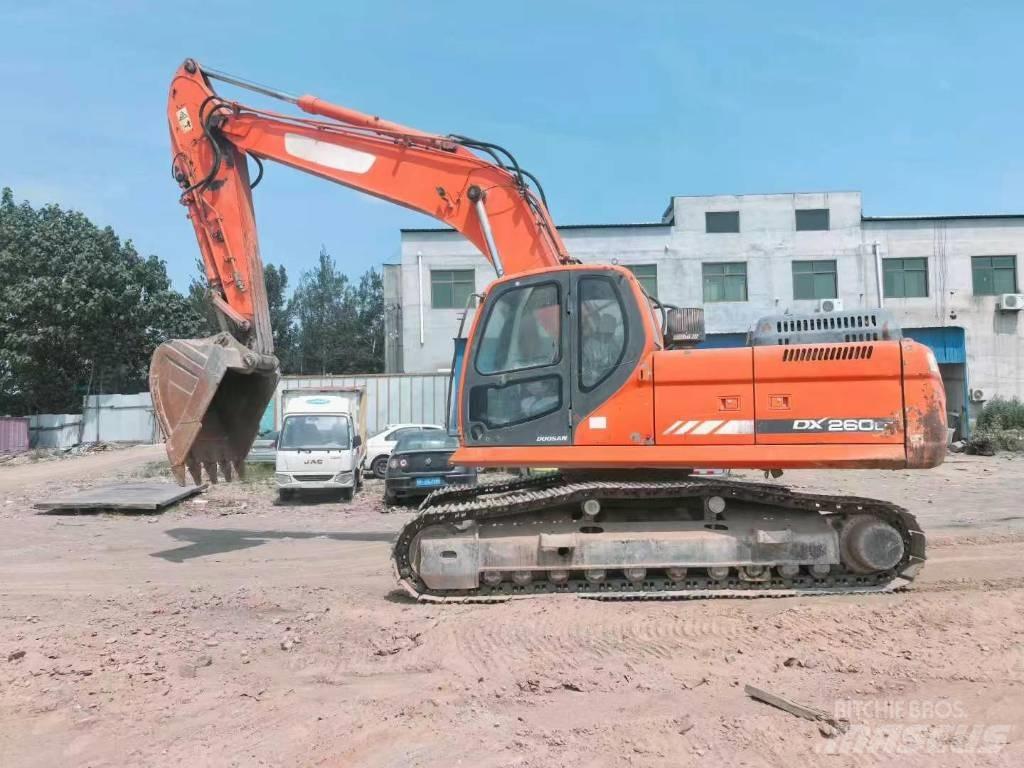 Doosan DX 260 Lánctalpas kotrók