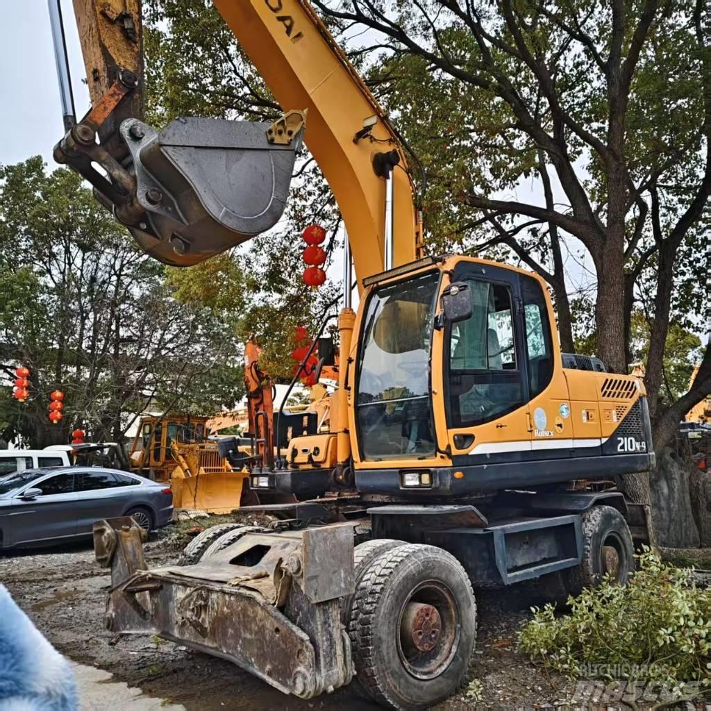 Hyundai 210w-9 Gumikerekes kotrók
