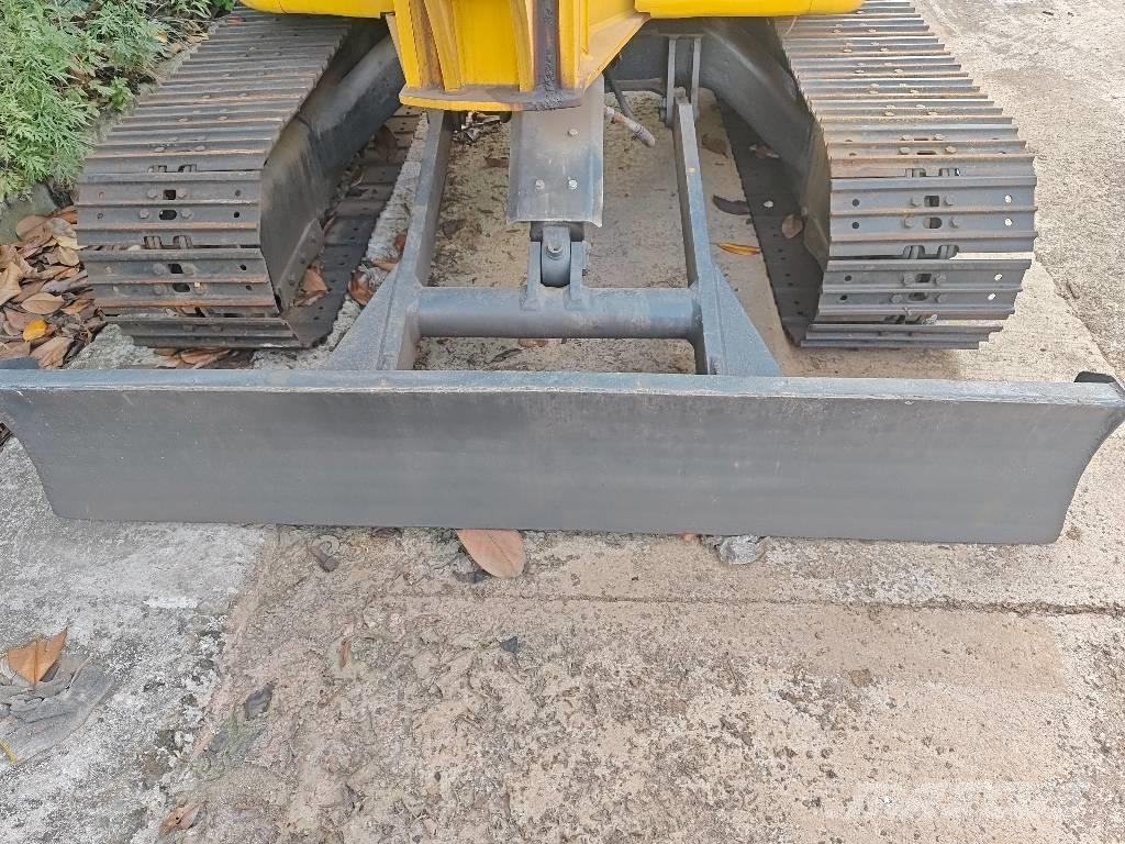 Komatsu PC 55 MR Mini kotrók < 7t