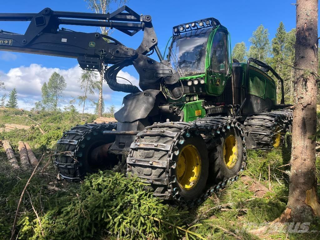 John Deere 1270 E Betakarítók
