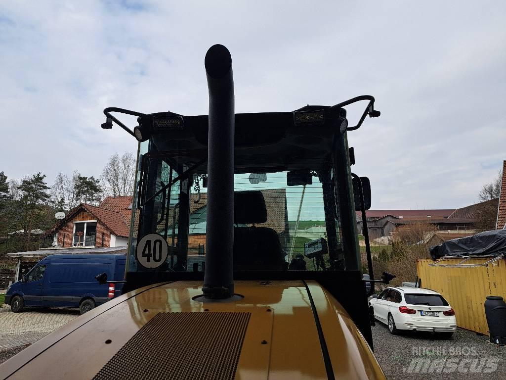 CAT 910 Gumikerekes homlokrakodók