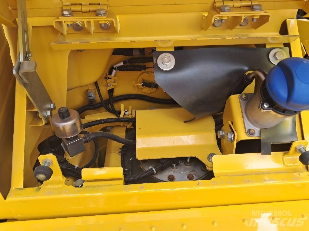 Komatsu PC210LCI-11 Lánctalpas kotrók