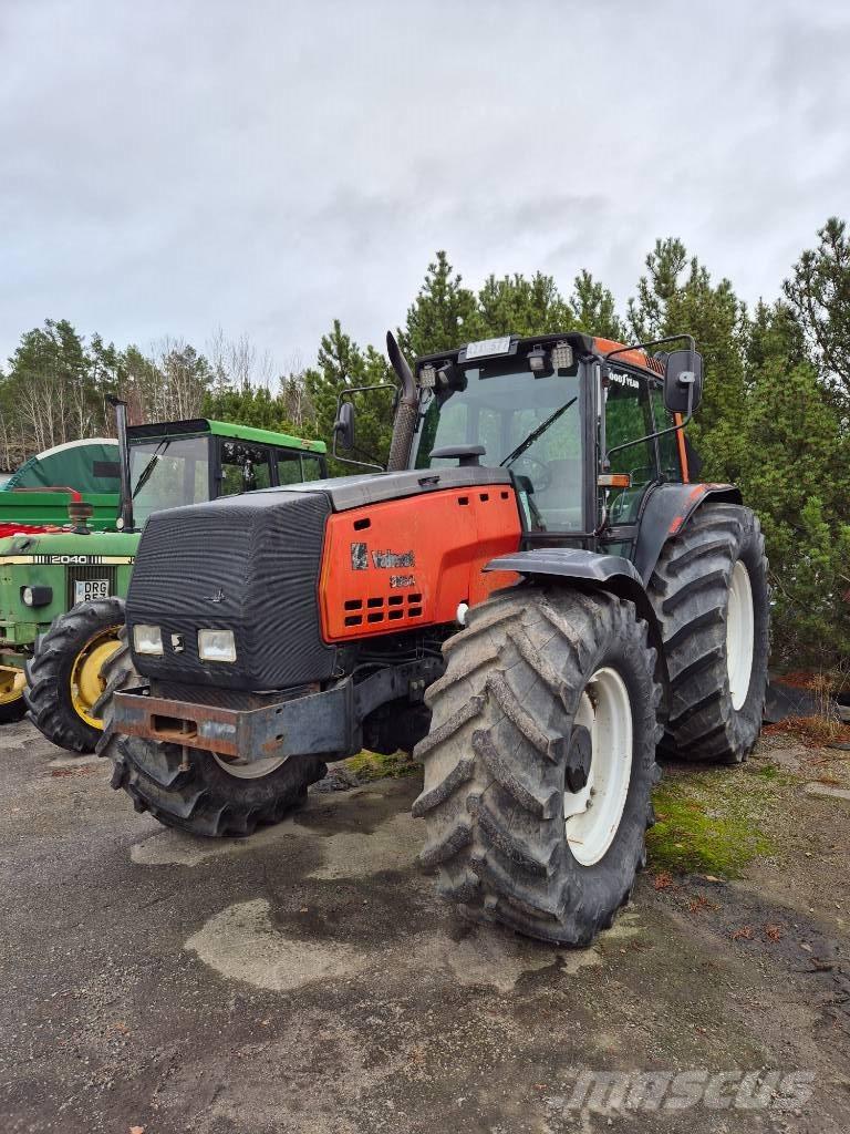 Valtra 8550 Traktorok