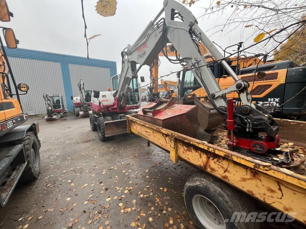 Takeuchi TB 295 W Gumikerekes kotrók