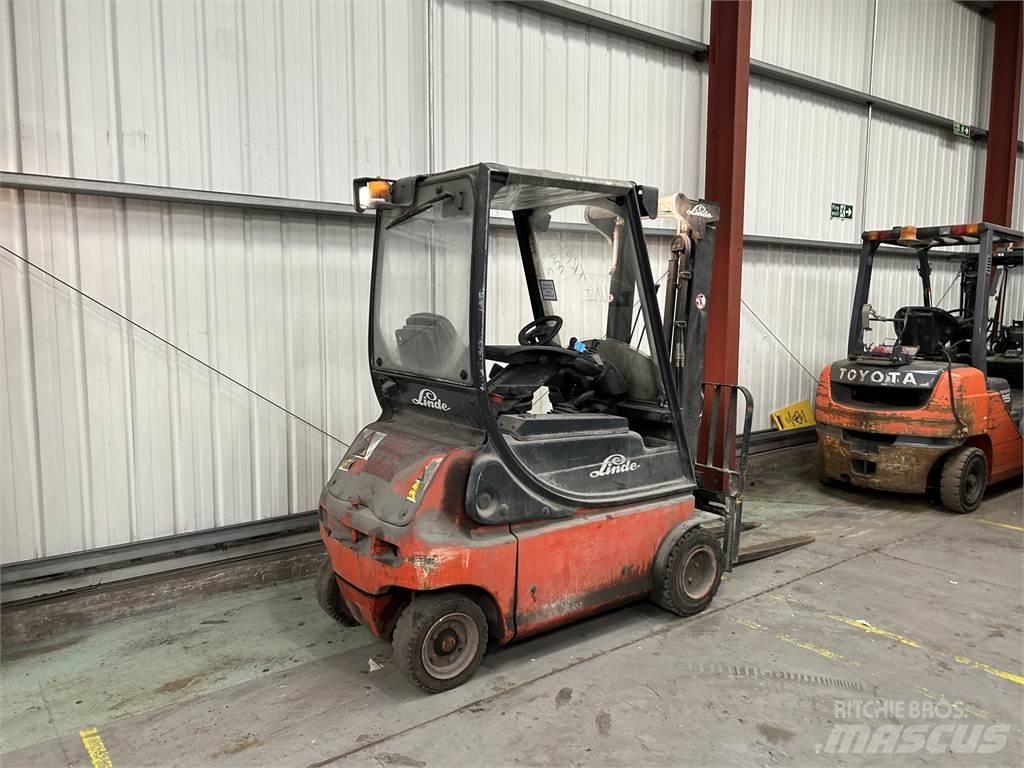 Linde E18P-02 Elektromos targoncák