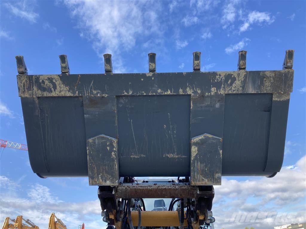 Liebherr L 538 Gumikerekes homlokrakodók