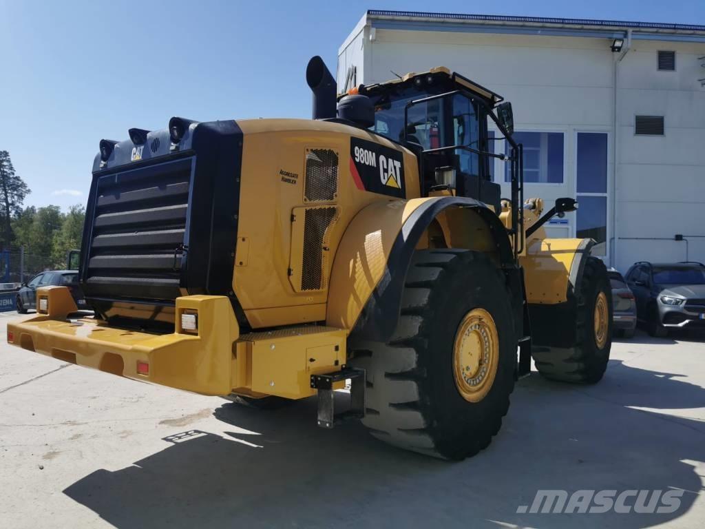 CAT 980M Gumikerekes homlokrakodók