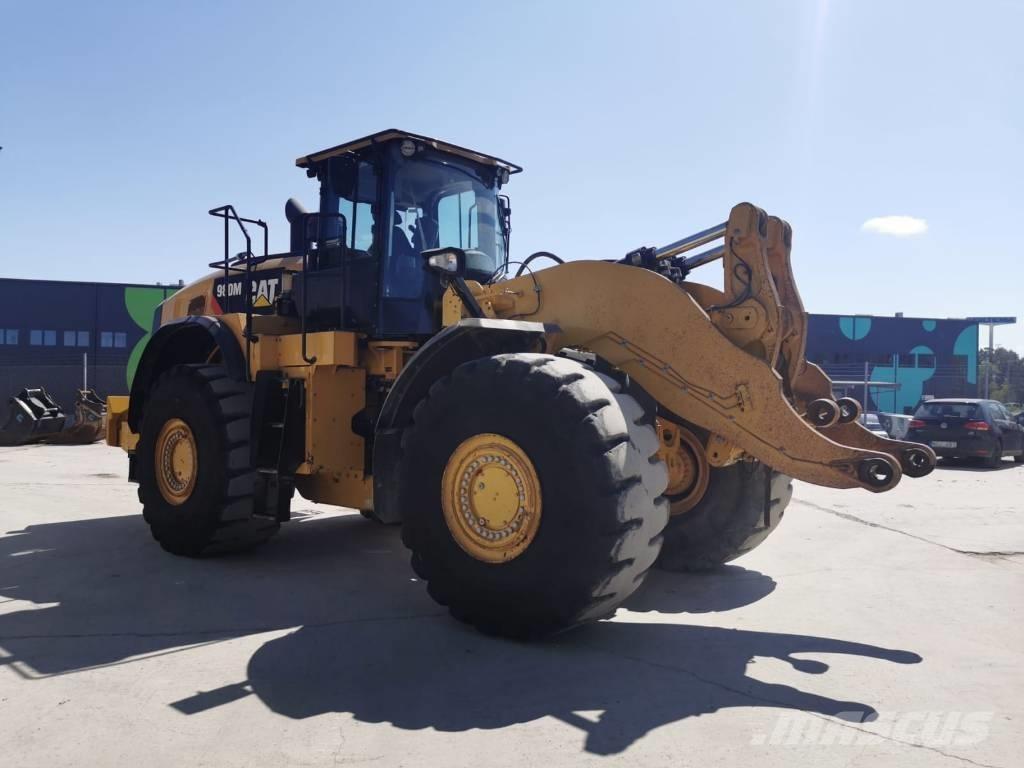 CAT 980M Gumikerekes homlokrakodók