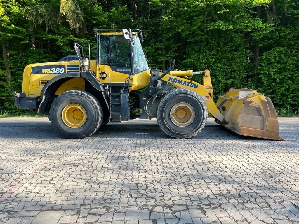Komatsu WA 380-8 Gumikerekes homlokrakodók