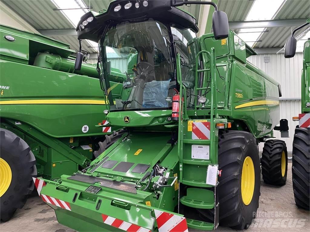 John Deere T550i Kombájnok