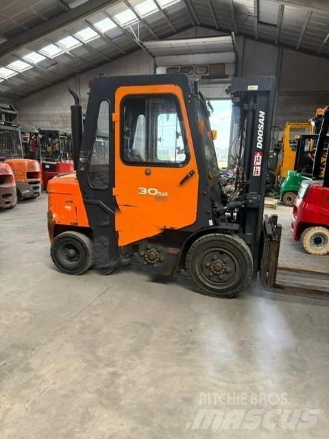 Doosan FD30 Dízel targoncák