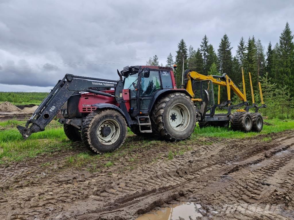Valtra 8450 Hitech Traktorok