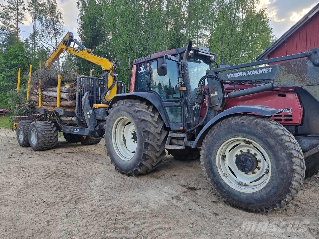 Valtra 8450 Hitech Traktorok