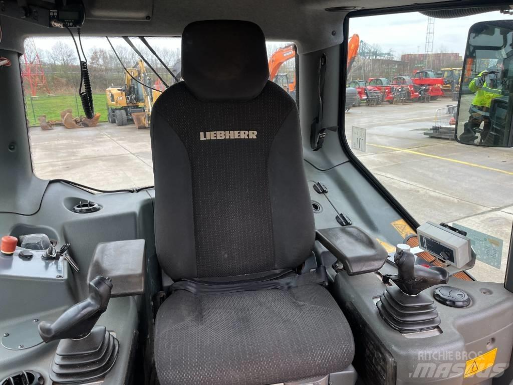 Liebherr PR736LGP lánctalpas dózerek