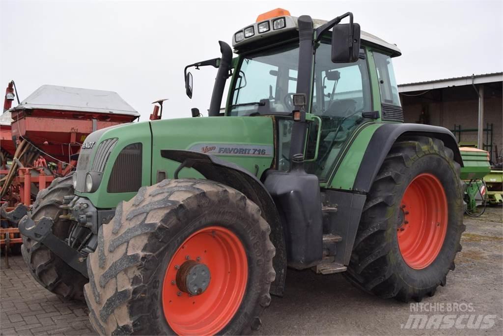 Fendt 716 Vario Traktorok