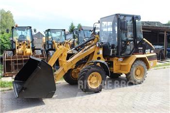 CAT 902 Gumikerekes homlokrakodók