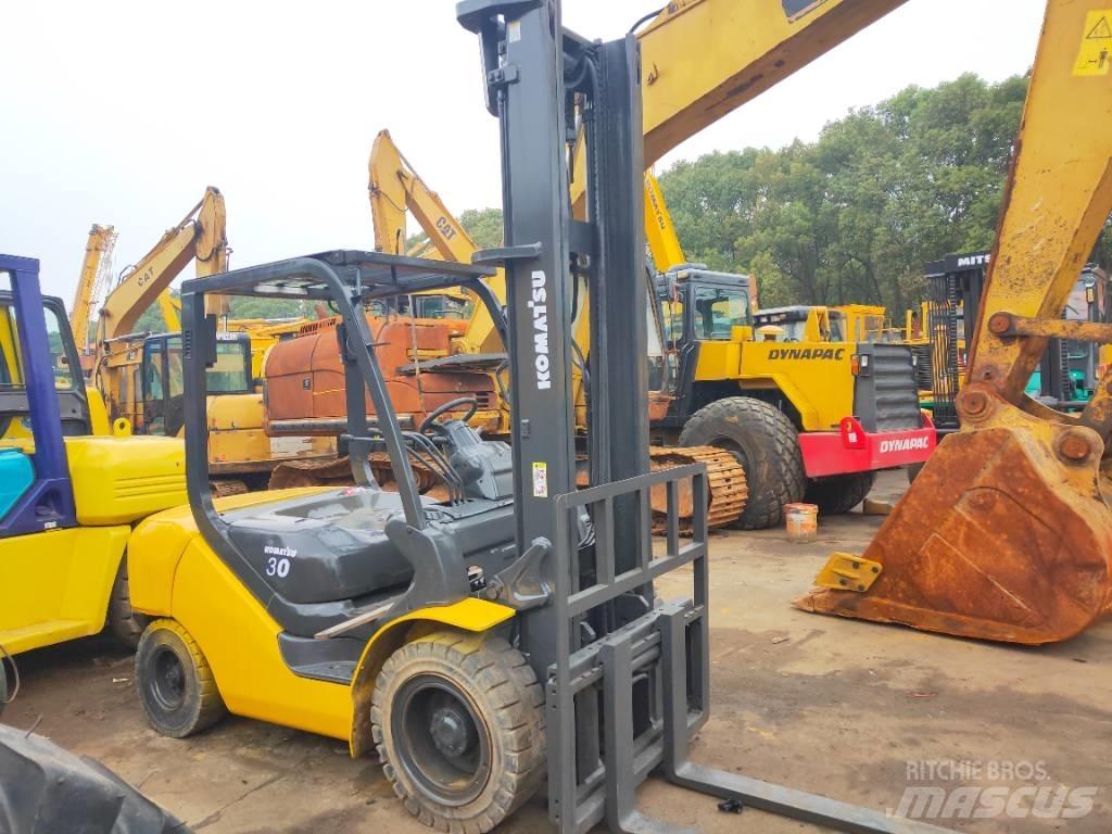 Komatsu FD 30 T-17 Dízel targoncák