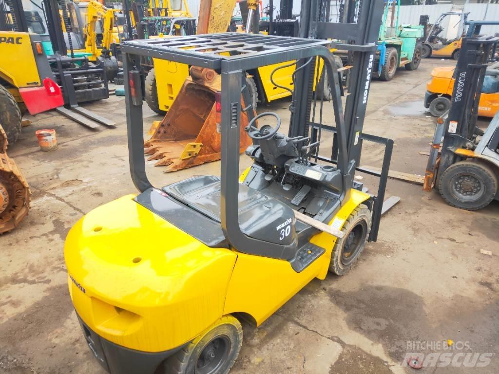 Komatsu FD 30 T-17 Dízel targoncák