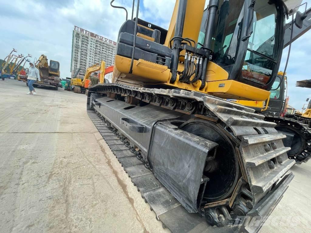 CAT 323 D Lánctalpas kotrók
