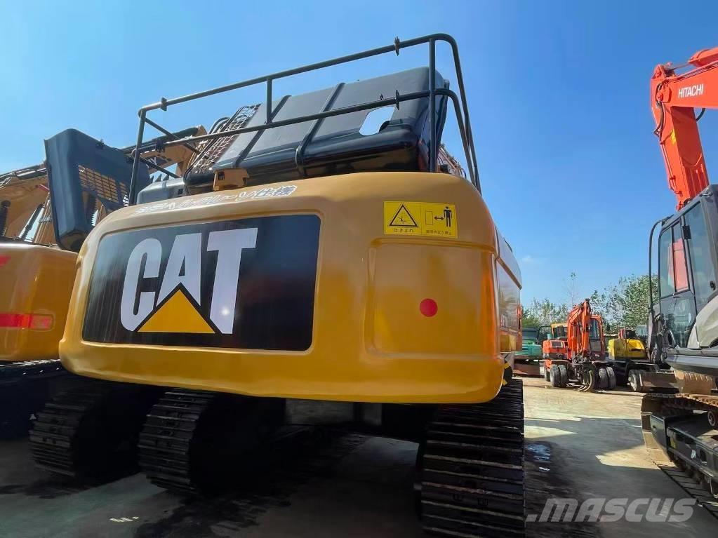 CAT 330D2 Lánctalpas kotrók