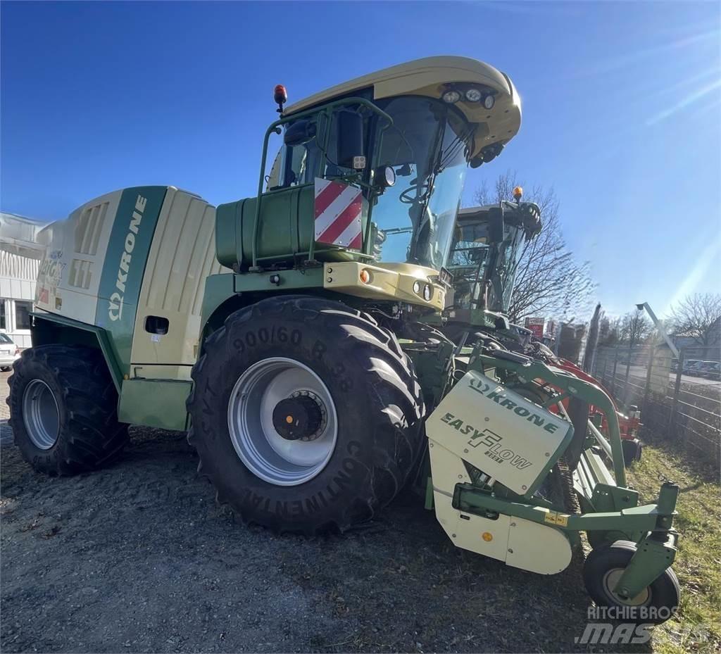 Krone BIG x 700 Önjáró szecskázók